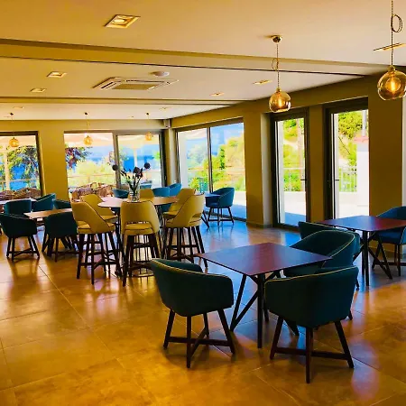 Alexandrina Apartment *