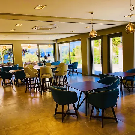 Alexandrina Apartment Mola Kalyva