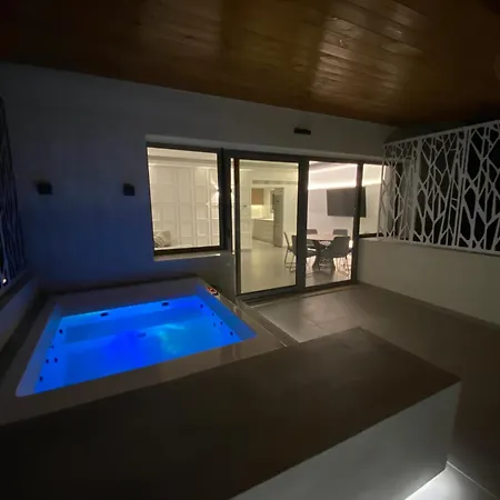 Alexandrina * Mola Kalyva